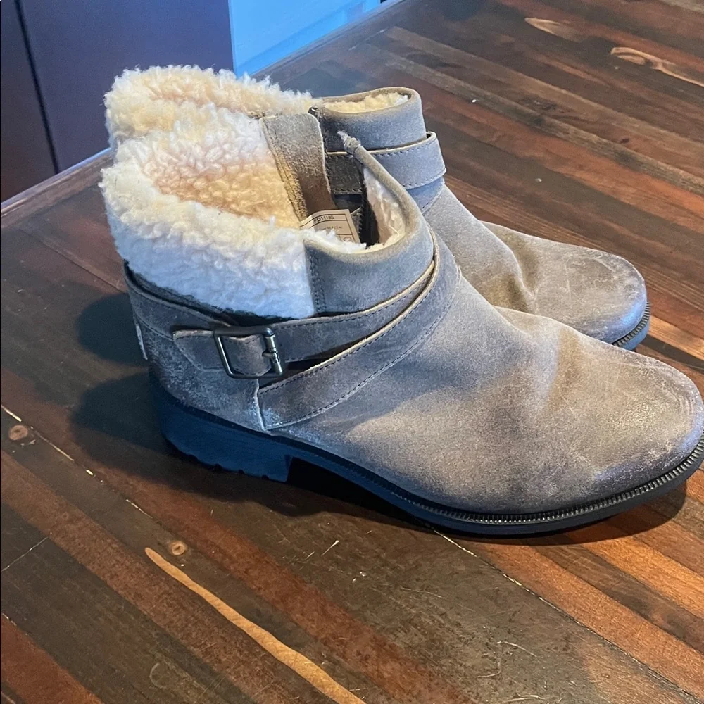 UGG Benson Ankle Boots size 10